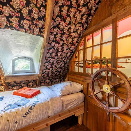 Superbe Chaumiere En Bord De Villa Fouesnant